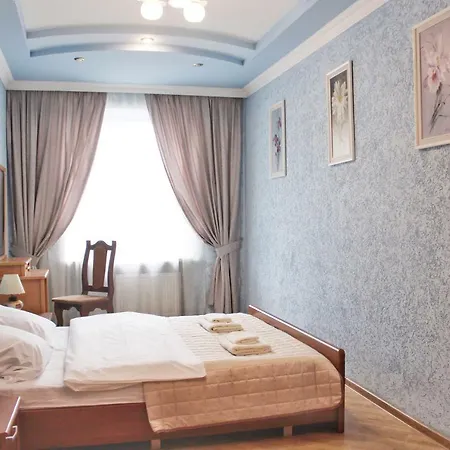 в центрі львова вулиця міцкевича 5, простора з гарним видом на місто * Lviv